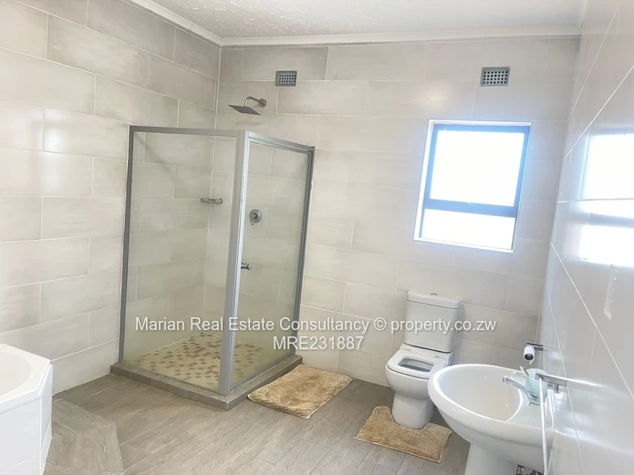 5 Bedroom House,Selbourne Brooke FOR RENT