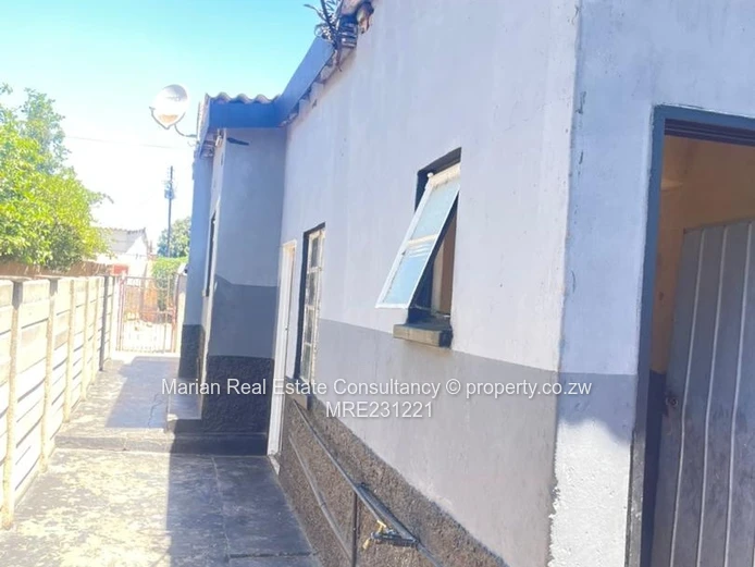 Entumbane,4 Bedroom House For Sale