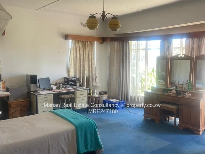  Newton West, 3 Bedroom Home  For Sale 