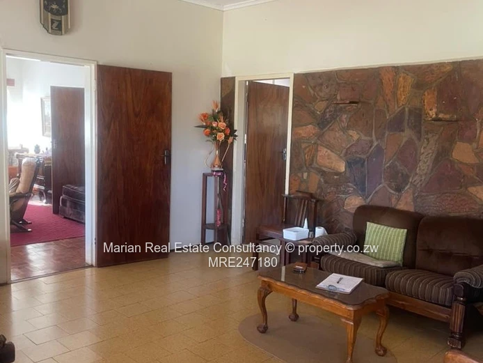  Newton West, 3 Bedroom Home  For Sale 