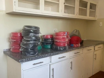 2 Bedroom Flat & Apartment