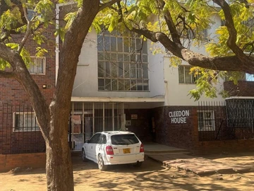 2 Bedroom Flat & Apartment