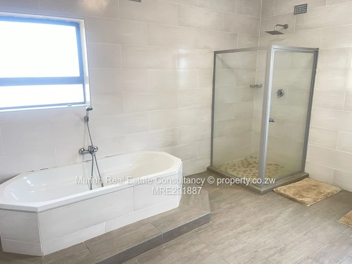 5 Bedroom House,Selbourne Brooke FOR RENT