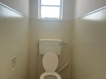 2 Bedroom Flat & Apartment