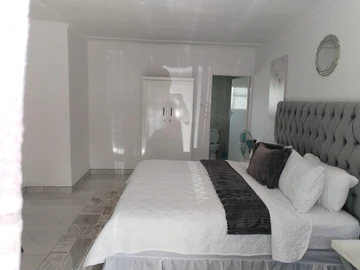 10 Bedroom House