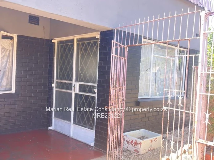 Entumbane,4 Bedroom House For Sale